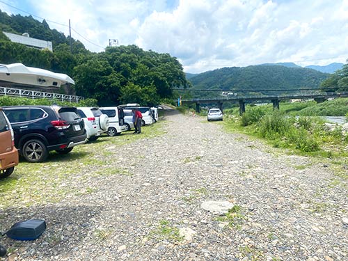 河原駐車場も空きが目立つ