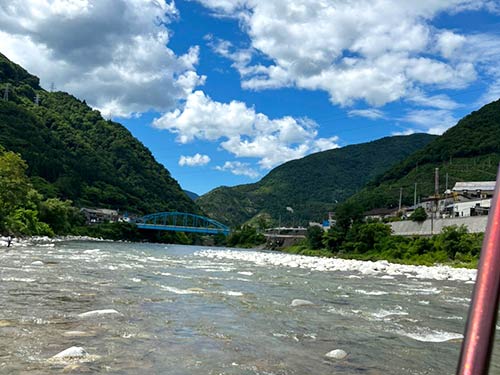 相方は下流の瀬へ