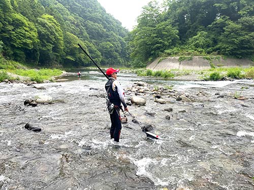 私は彼と笹子川へ
