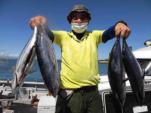 手返しの釣りで追い上げ竿頭!