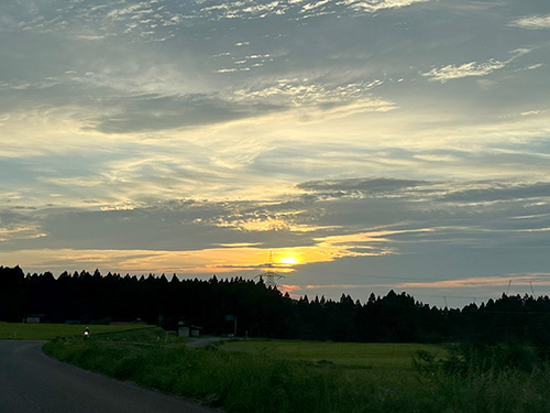帰り道はきれいな夕焼けが糸魚川の街を赤く染めた