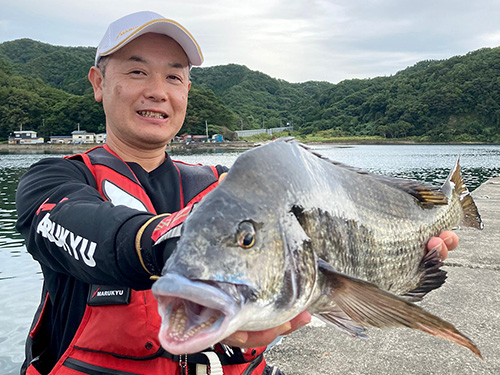 出た“年無し”実測50.5cm。粘り勝ちだ
