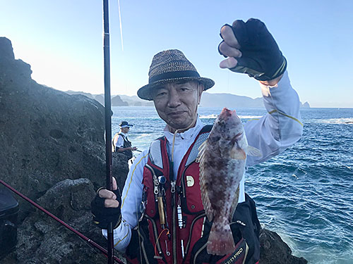 絶景の沖磯でオナガグレ ブダイ タカベなど 八目 達成 釣りビジョン マガジン 釣りビジョン 絶景の沖磯でオナガグレ ブダイ タカベなど 八目 達成 釣りビジョン マガジン 釣りビジョン