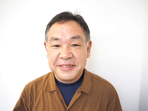 村松さん:好きなのはショアジギやエギングなどの海釣り。最近は果樹園の仕事が忙しく、近郊で川釣りを楽しんでいたとか。今回は、自分で栽培したブドウを差し入れてくれた!
