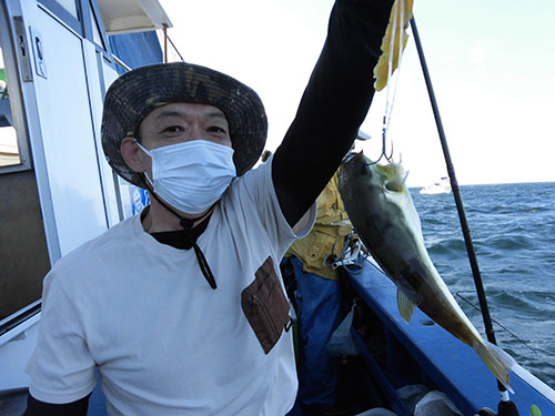 「ウネリで苦戦も、なんとか釣れました」