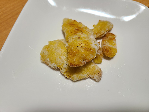 この時期にしか味わえない卵。今回はカラッと揚げて塩コショウでいただきました