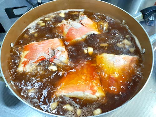 キンメダイの煮つけは簡単にできます。