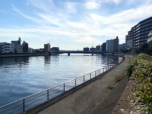 鶴見川・潮見橋付近