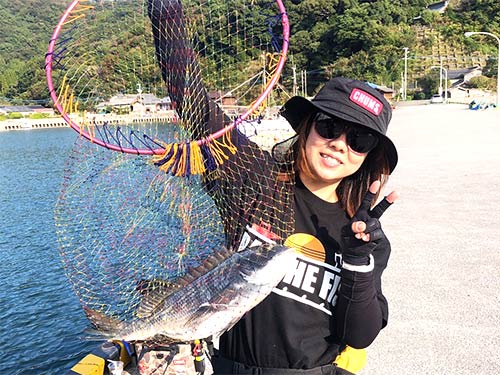 同行の田尻さんは、念願の良型チヌを仕留めた!