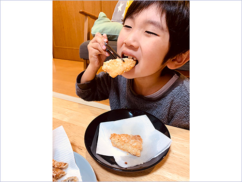 自分たちで釣った魚の味は格別だ!