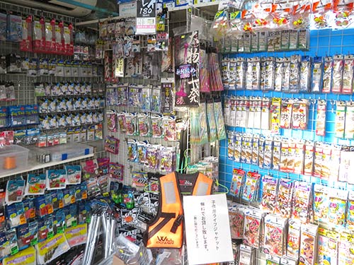 仕掛け等も一通りあるので安心。当地しか販売していない物もあるので楽しい