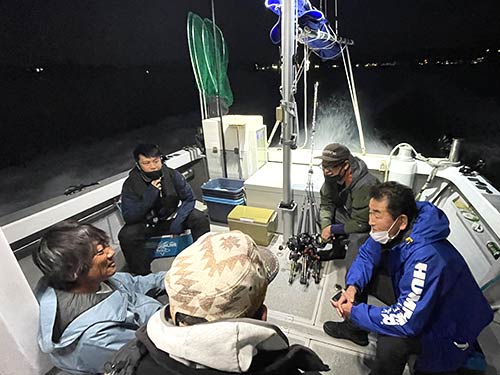 ポイントに向かう最中、 高橋さんと釣りの話で大盛り上がり!