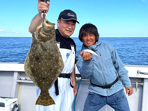 これまた大きなヒラメ!好釣果に高橋さんも大満足