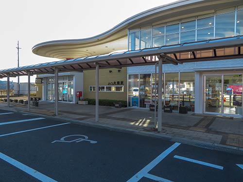 三陸鉄道・大槌駅。直ぐ近くに川が流れている