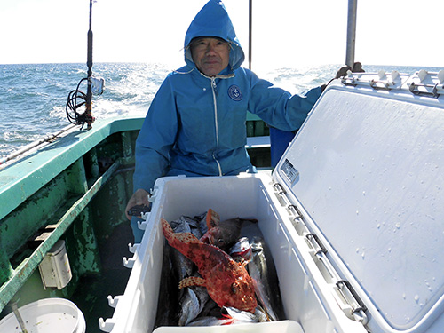 美味しい魚でクーラー一杯、見事竿頭!