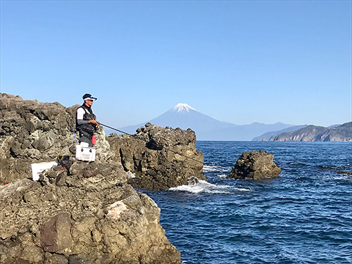 高橋名人は20m沖の沈み根周辺を重点的に攻めた