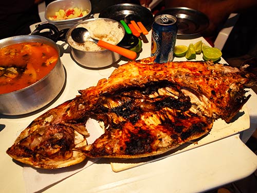 このときはバター焼きとスープでいただいた。パクーは皮も美味い。なお、基本的にアマゾンの魚たちはあまり臭みがない。現地の人々は、「海の魚は臭くて食べられない」という人もいる