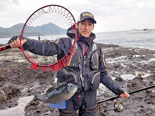 ナイスプロポーションのクチブトグレを仕留めた中尾君