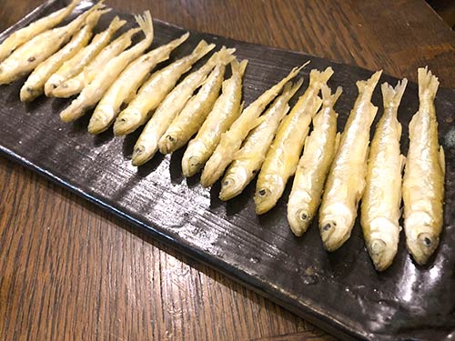 ワカサギの唐揚げはめちゃくちゃ美味しかった! 相模湖のワカサギ、釣って楽しく、食べておいしいね!