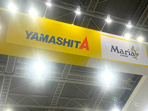 YAMASHITAさんのブースはいつ行っても多くの人で賑わっていた。
