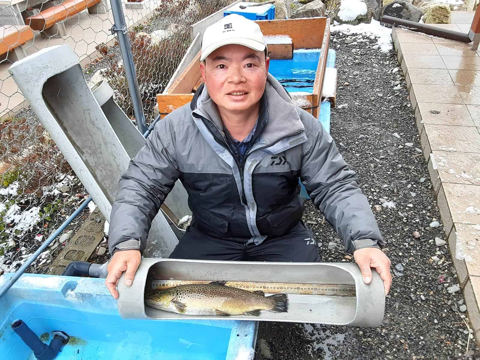 管理事務所前で記念撮影