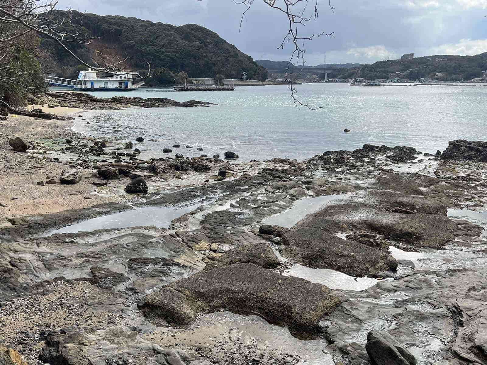 呼子には堤防から磯まで好ポイントが点在する