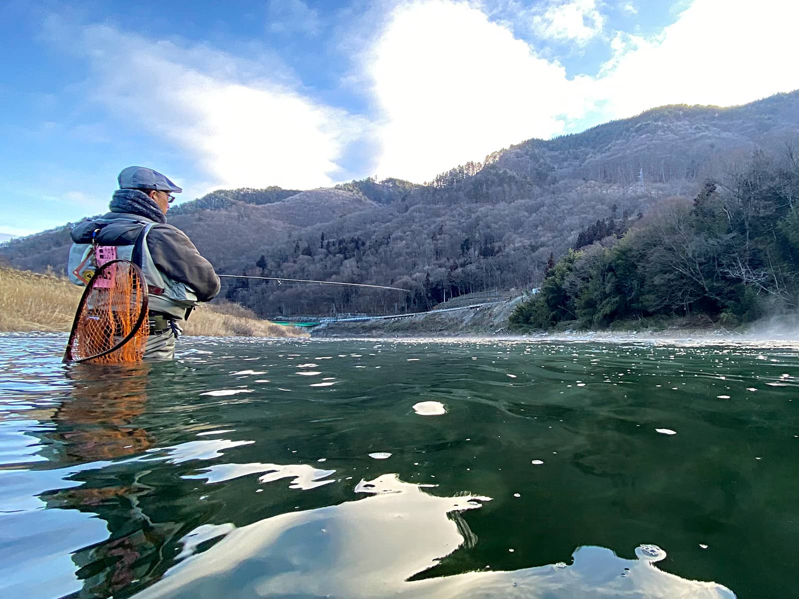 河川のコンディションは水温:3.2度 水深:平常時より約20cm減水 水質:クリア