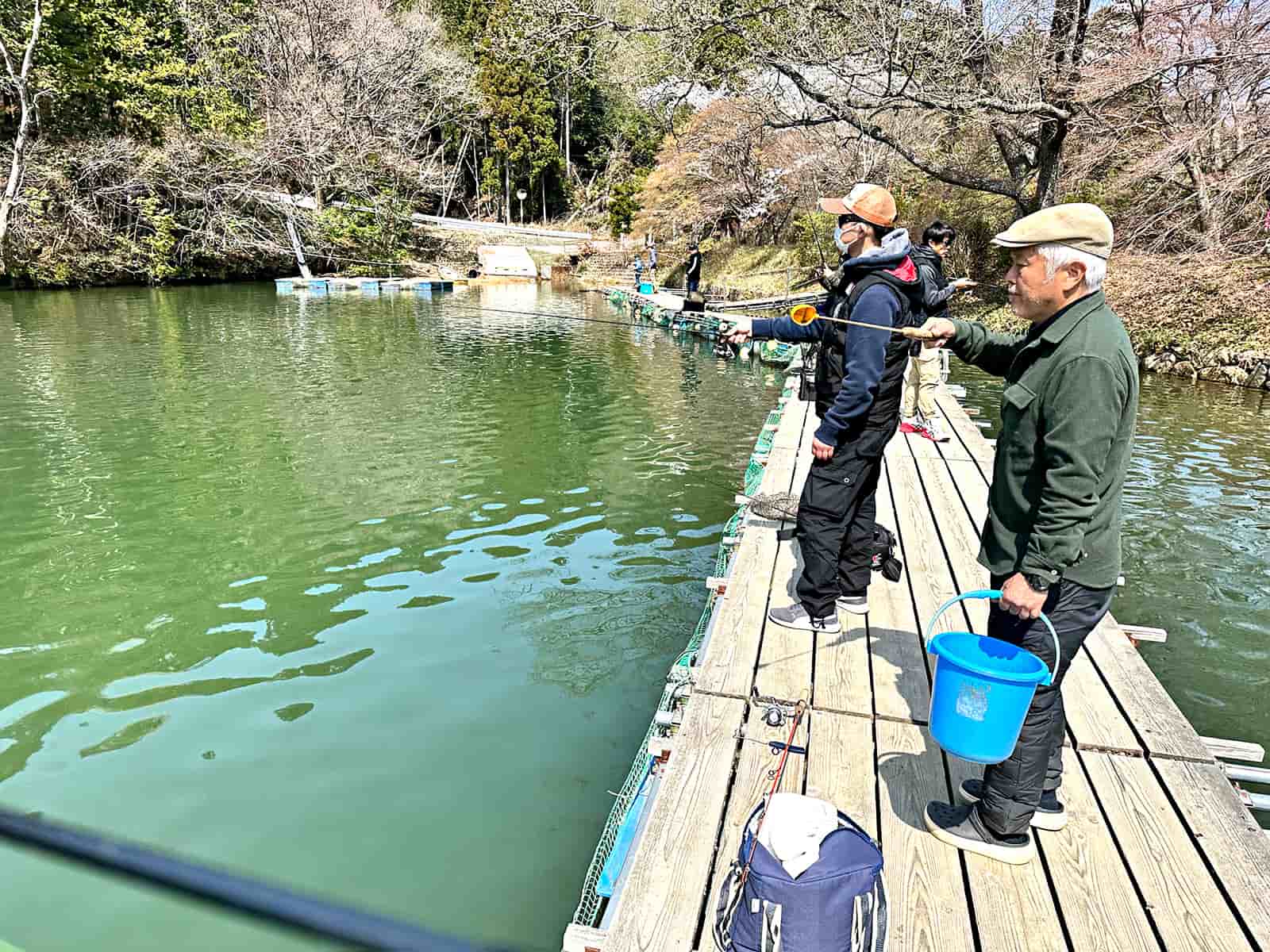 ペレットを撒いてくれる時間があり、一時的に活性があがる！