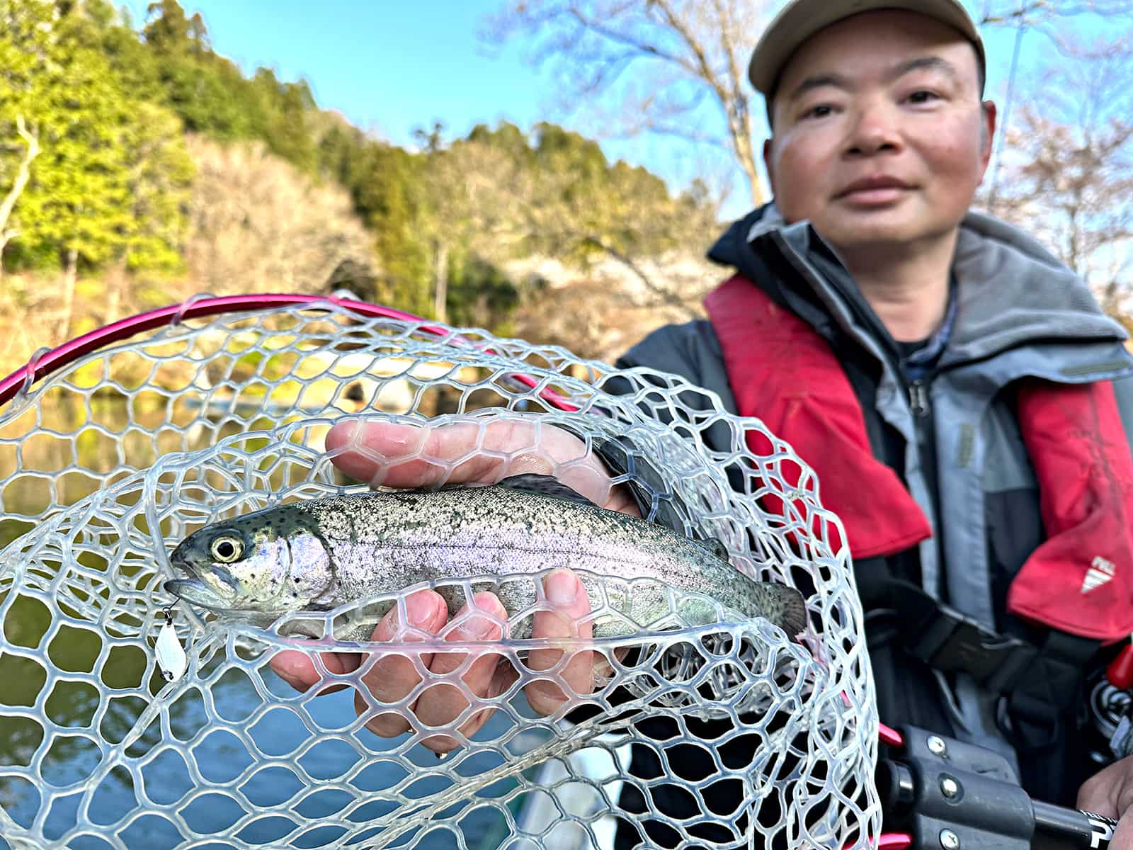 ペレットタイムに1匹ヒット！
