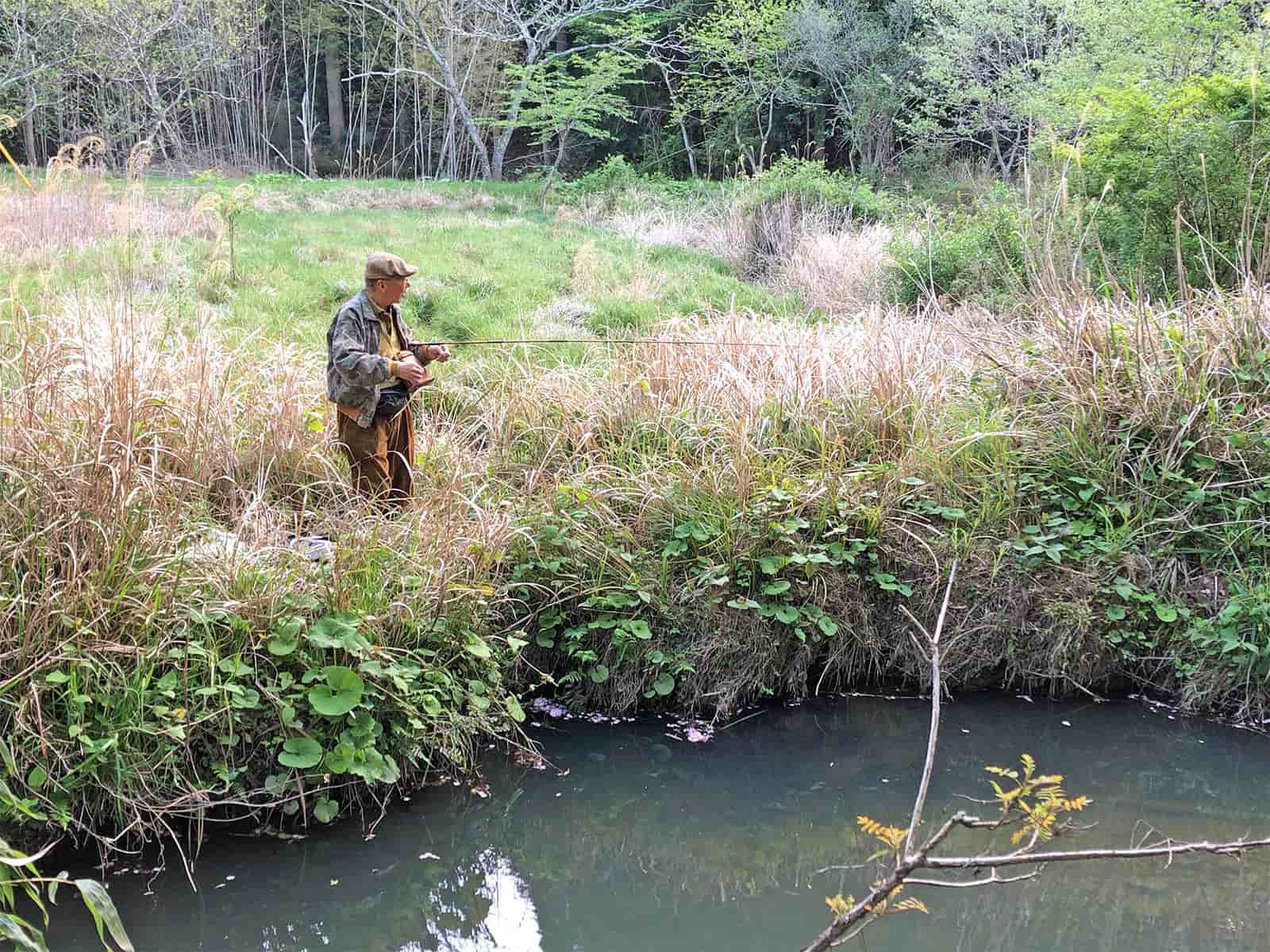 ウグイスの鳴き声に癒される釣り場