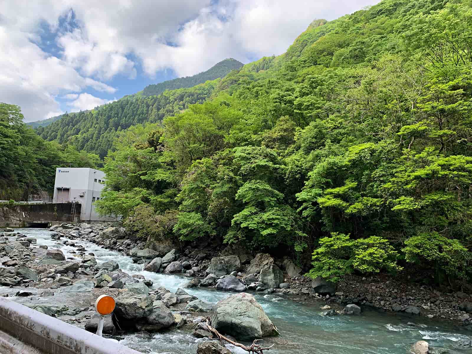 3日目、梶原川発電所付近。実はここが狙いの瀬だった