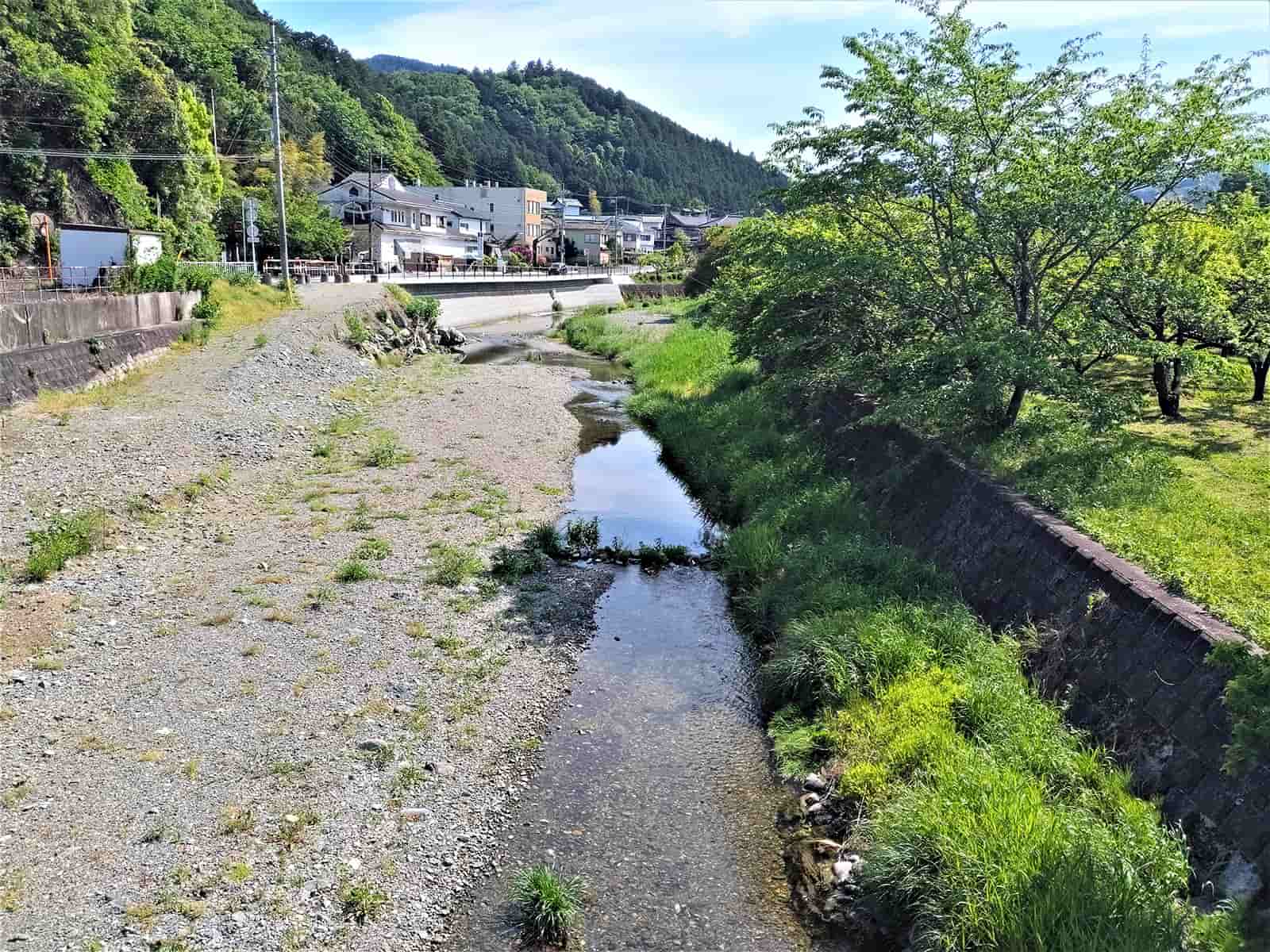雨不足で減水した流れ。水量回復後に再訪したい