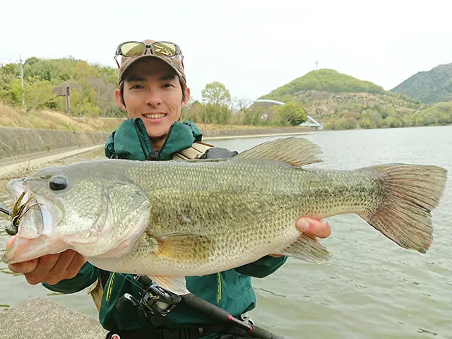 Follow My F 5 香川の陸っぱりフィールド 府中湖を歩く 釣りビジョン