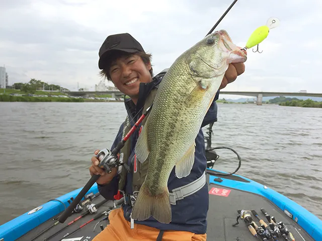 バスギャラリー ニューカマー登場！初夏の遠賀川で釣ったるばい！