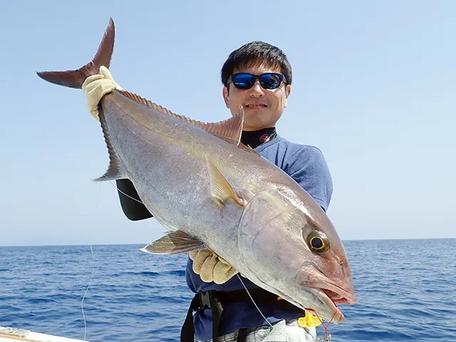 9 スローピッチジャークで狙う！屋久島海域の巨大カンパチ！