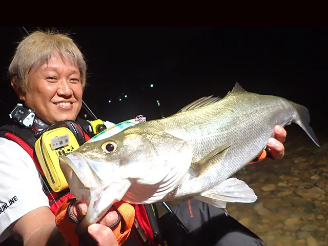 オレたちゃシーバス研究所 34 近場の関西超有名河川エリア 研究所待望の増水パターンで連発 釣りビジョン