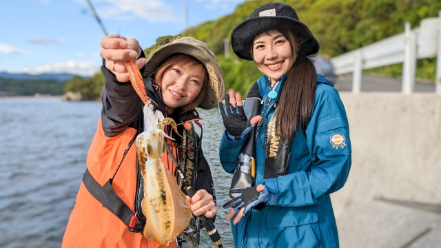 Squid Squad 1 春の終わりに女子2人のこんな釣り旅はイカがでしょうか