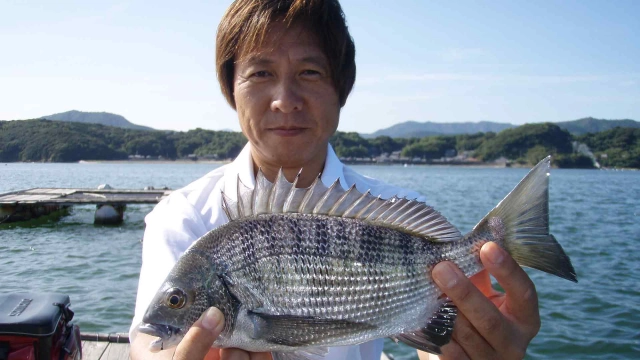 チヌ道一直線 其の三十二　三重県･宿浦のかかり釣り。日替わり状態の当たりエサを見極める。