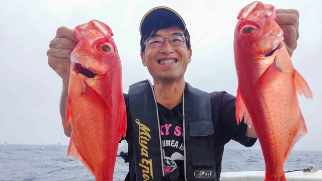 沖釣りギャラリー 新島沖 真夏のキンメダイ