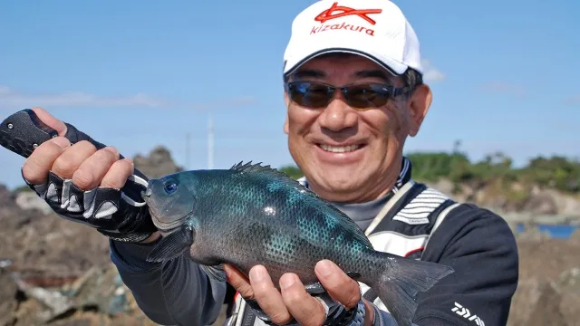 本流のライセンス 秋の新潟県佐渡島釣行