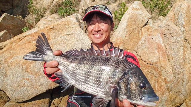 磯釣りギャラリー ～遠投ピンポイント釣法～ 広島湾の秋磯でチヌを狙う