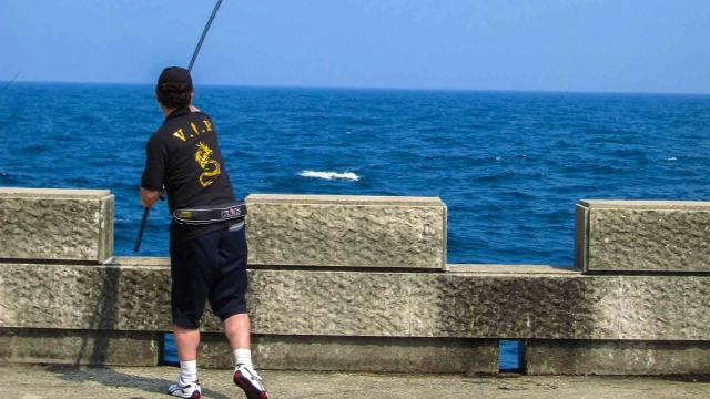 投げ釣りギャラリー  夏の島根県浜田沖 遠投カゴで狙うヒラマサ