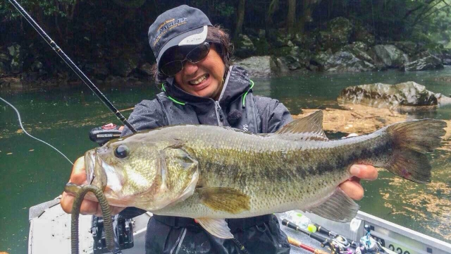 BIG BITE story-125 「激タフターンオーバー 苦悩するリザーバー攻略」