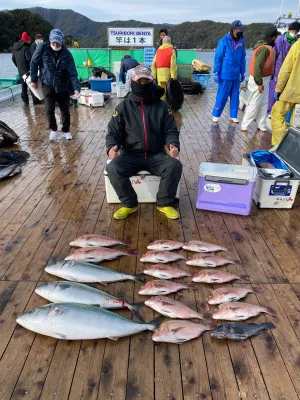 海上釣堀 辨屋の2022年1月15日(土)3枚目の写真