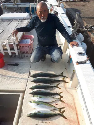 釣り船くわだの2022年4月19日(火)2枚目の写真