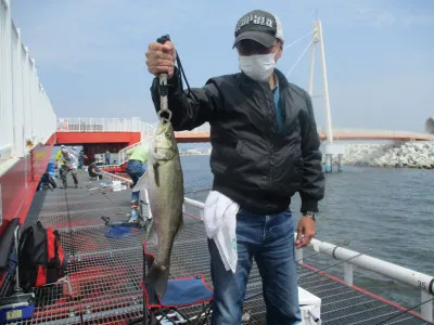 尼崎市立魚つり公園の2022年4月23日(土)3枚目の写真