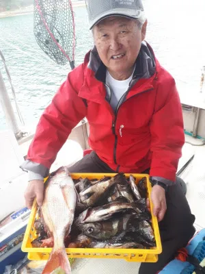 釣り船くわだの2022年4月24日(日)4枚目の写真
