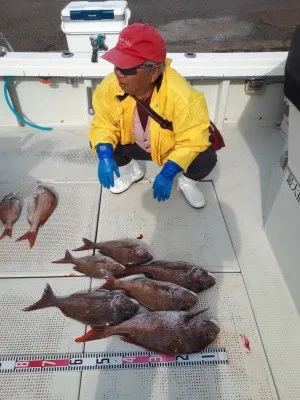 釣り船くわだの2022年5月5日(木)3枚目の写真