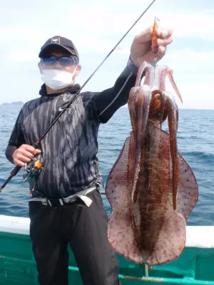 釣り船 久勝丸の2022年5月5日(木)4枚目の写真