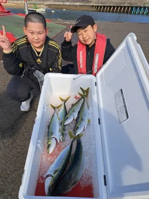 釣り船くわだの2023年3月19日(日)1枚目の写真